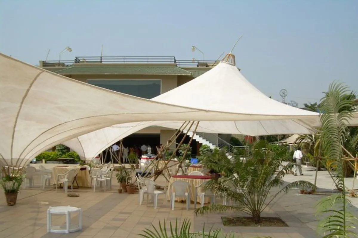 Kanopi membran cafe desain hypar